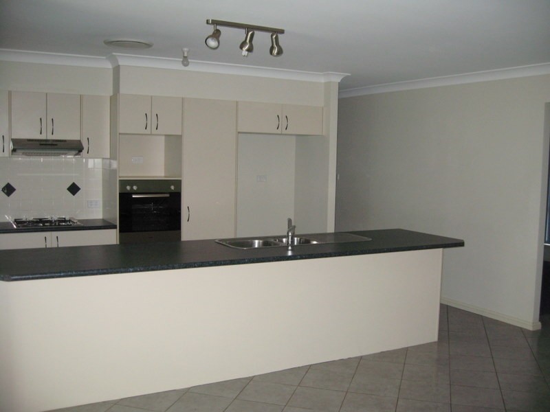 32 Fisher Street, Parkes NSW 2870