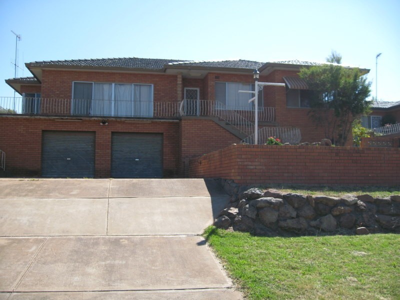2 Jones Street, Parkes NSW 2870