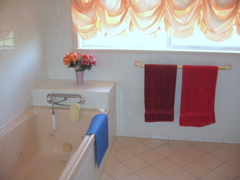 2 Jones Street, Parkes NSW 2870