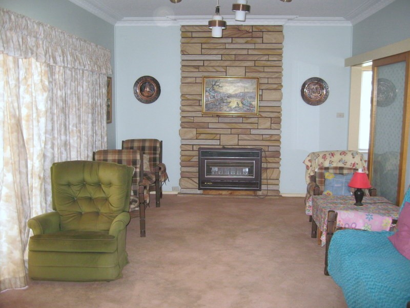 2 Jones Street, Parkes NSW 2870