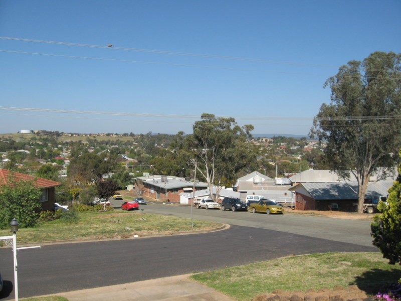 2 Jones Street, Parkes NSW 2870