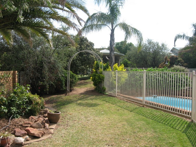 12-14 Glenwarrie Place, Parkes NSW 2870