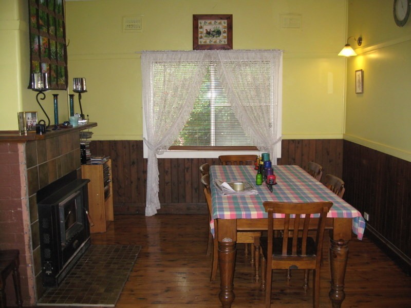 2 Drummond Street, Parkes NSW 2870