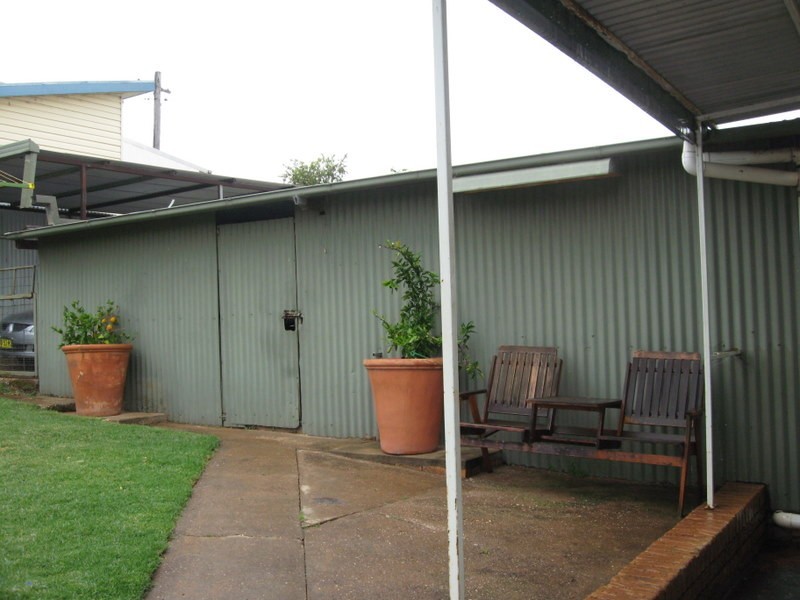 2 Drummond Street, Parkes NSW 2870
