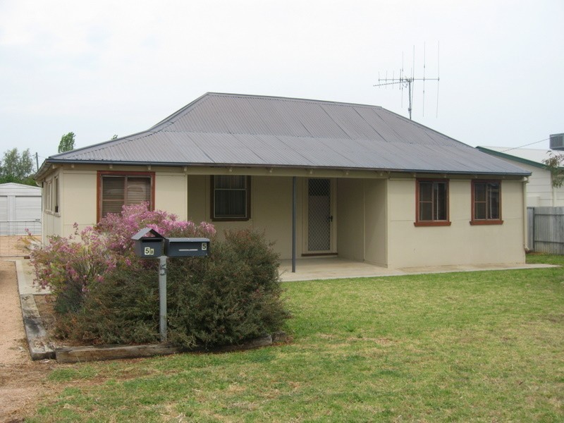 5 Junction Street, Parkes NSW 2870