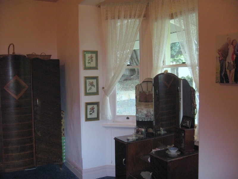 18 East Street, Parkes NSW 2870