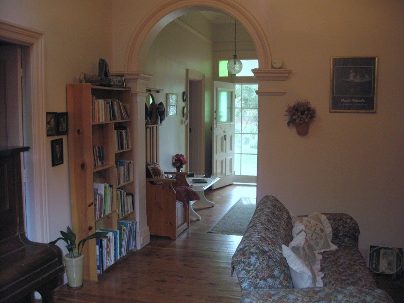 18 East Street, Parkes NSW 2870