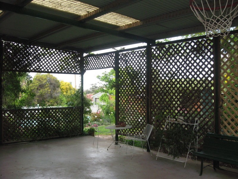 18 East Street, Parkes NSW 2870