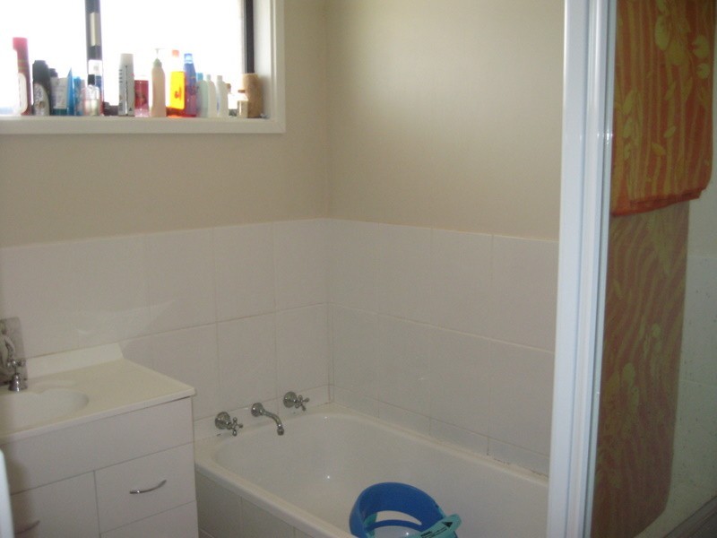 20 Barton Street, Parkes NSW 2870