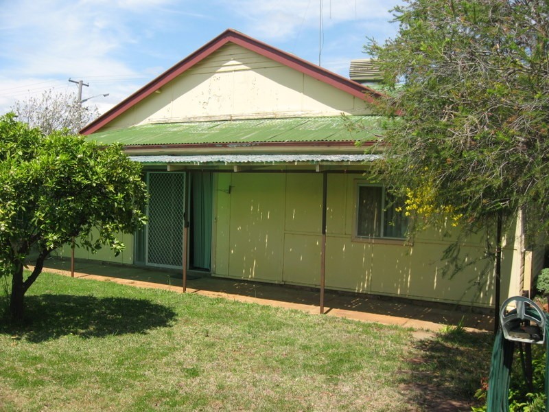 21 Clarinda Street, Parkes NSW 2870