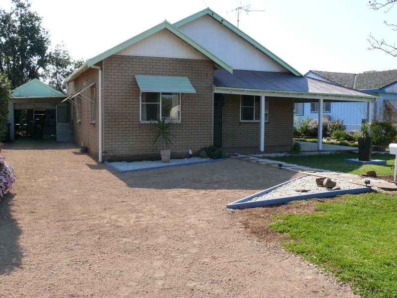 20 Junction Street, Parkes NSW 2870