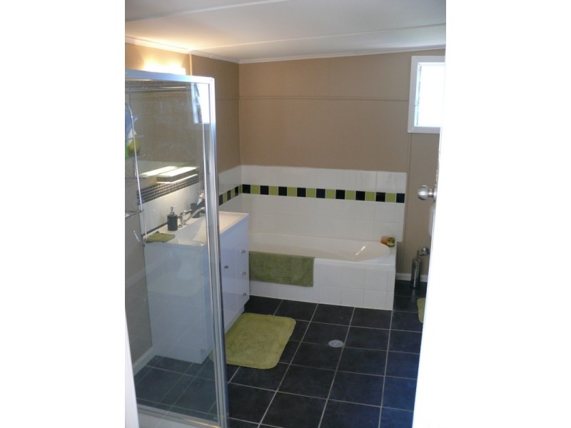 20 Junction Street, Parkes NSW 2870