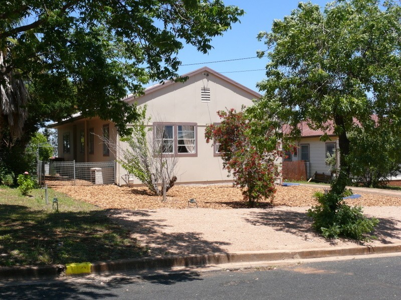 3 Kendall Street, Parkes NSW 2870