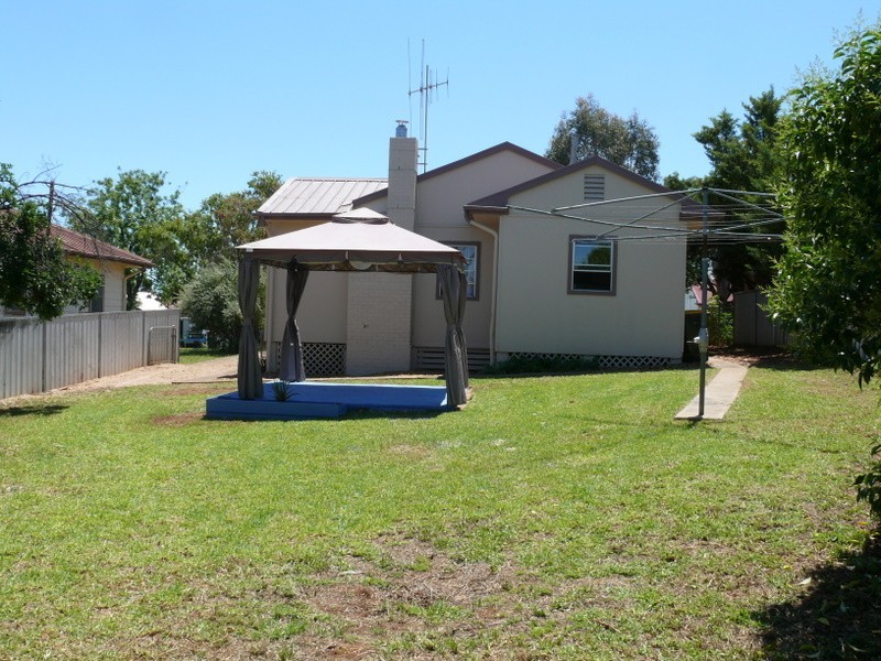 3 Kendall Street, Parkes NSW 2870