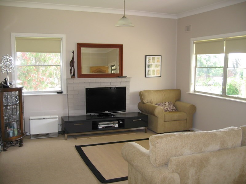 43 Albert Street, Parkes NSW 2870