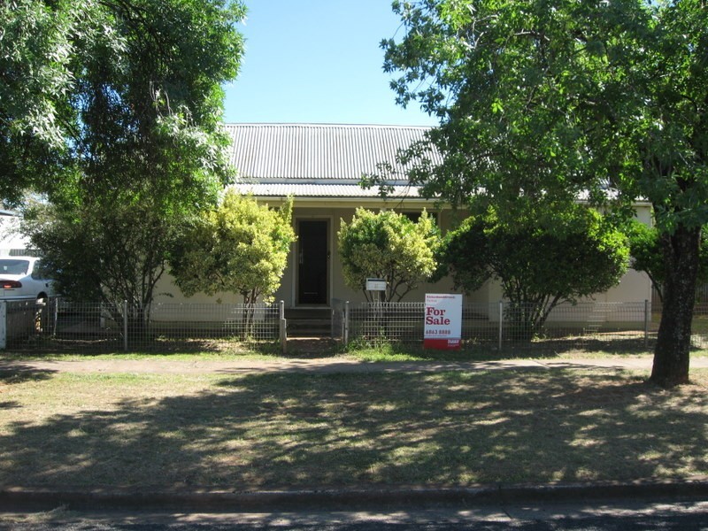 11 Clarinda Street, Parkes NSW 2870