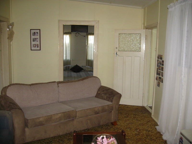 11 Clarinda Street, Parkes NSW 2870