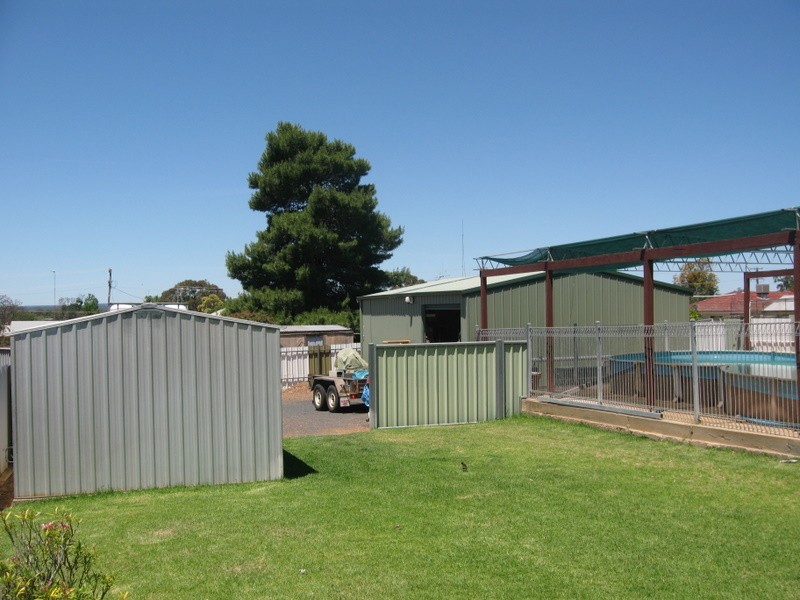 5 Middleton Street, Parkes NSW 2870