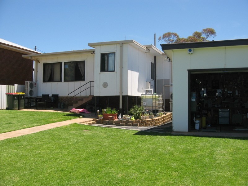 5 Middleton Street, Parkes NSW 2870