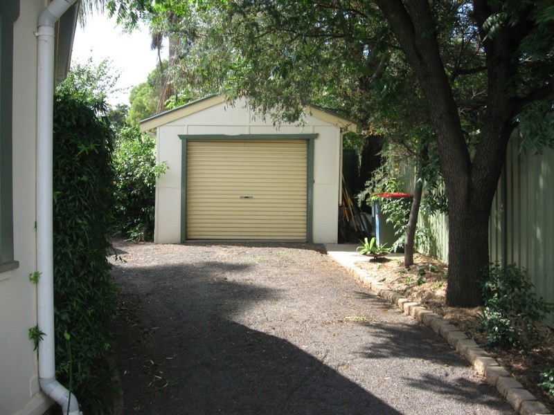 2 Forster Street, Parkes NSW 2870