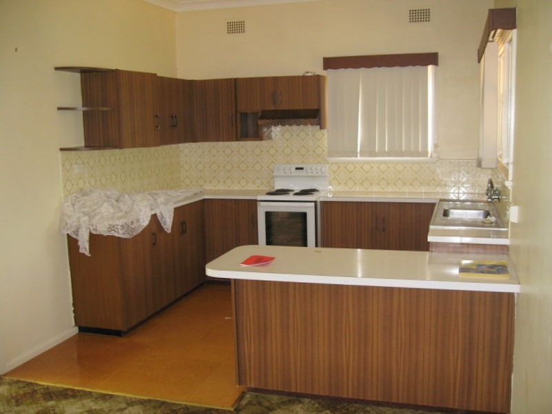 10 Wattle Street, Parkes NSW 2870