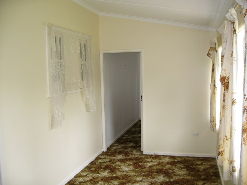 10 Wattle Street, Parkes NSW 2870