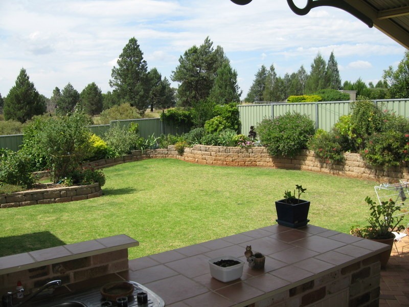 29 Glenburnie Close, Parkes NSW 2870