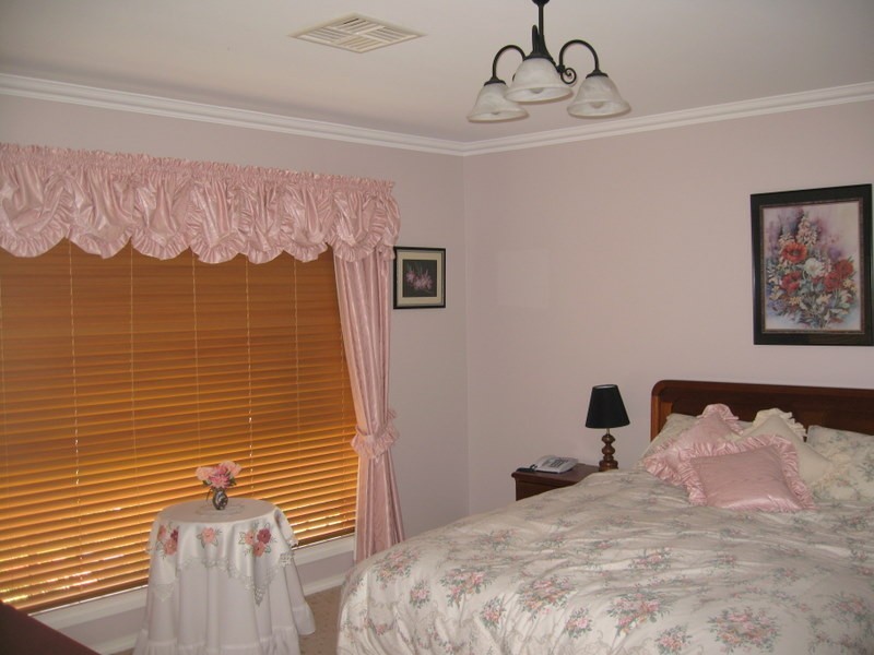 29 Glenburnie Close, Parkes NSW 2870