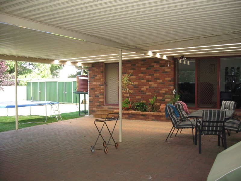 20 Ebelina Crescent, Parkes NSW 2870