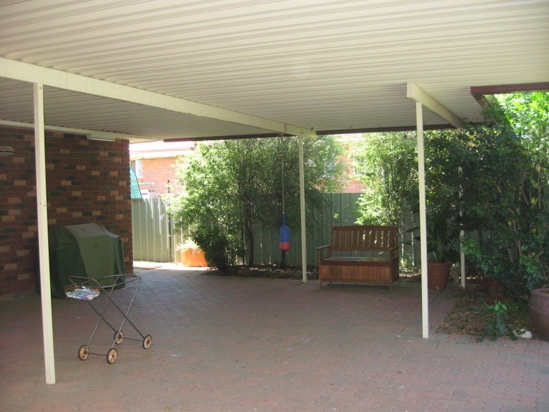 20 Ebelina Crescent, Parkes NSW 2870