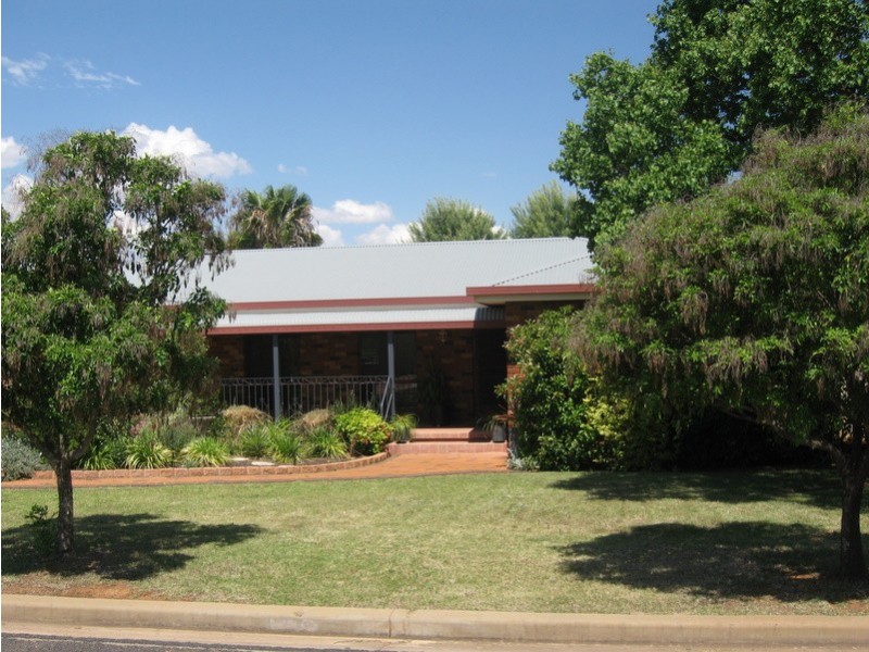 20 Ebelina Crescent, Parkes NSW 2870