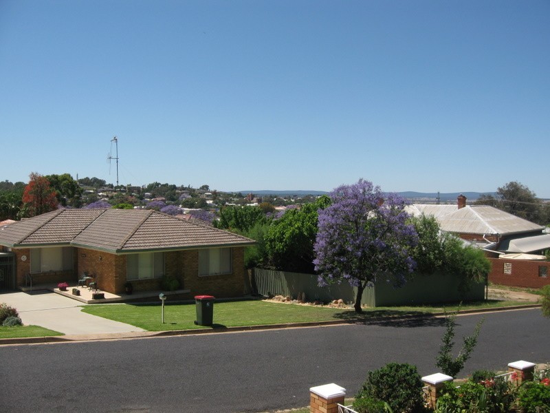 4 Lorger Street, Parkes NSW 2870