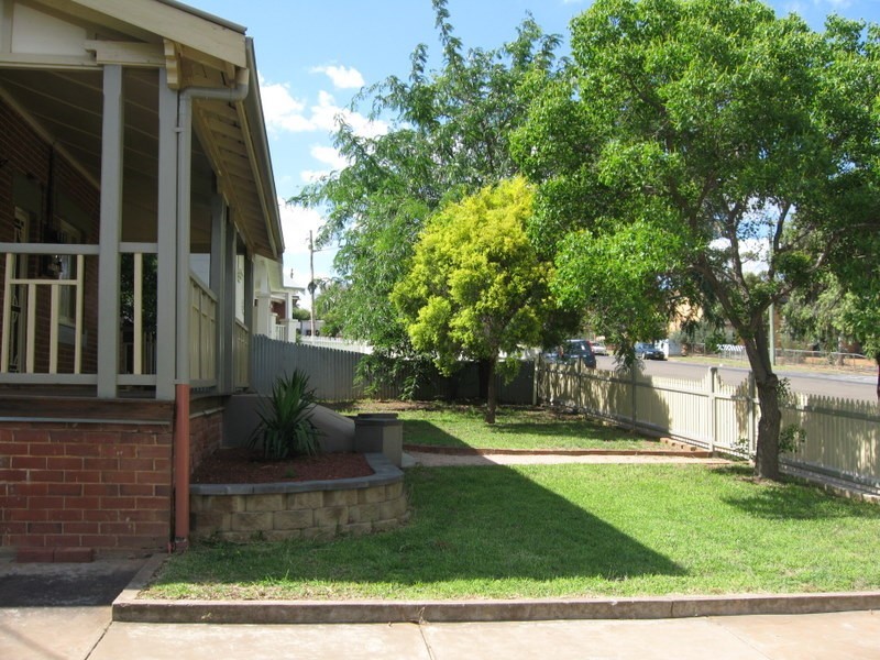 6 High Street, Parkes NSW 2870