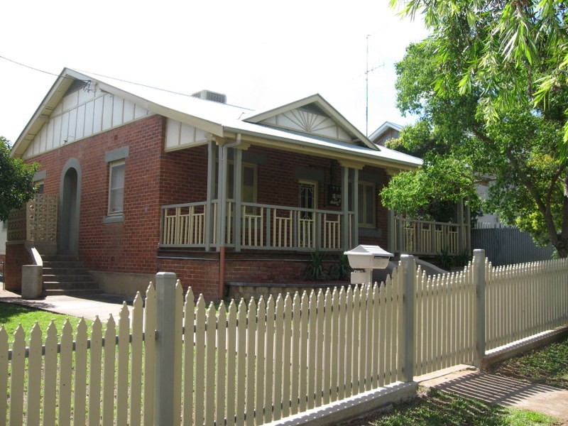 6 High Street, Parkes NSW 2870