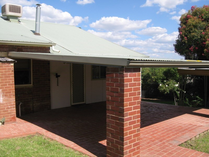6 High Street, Parkes NSW 2870
