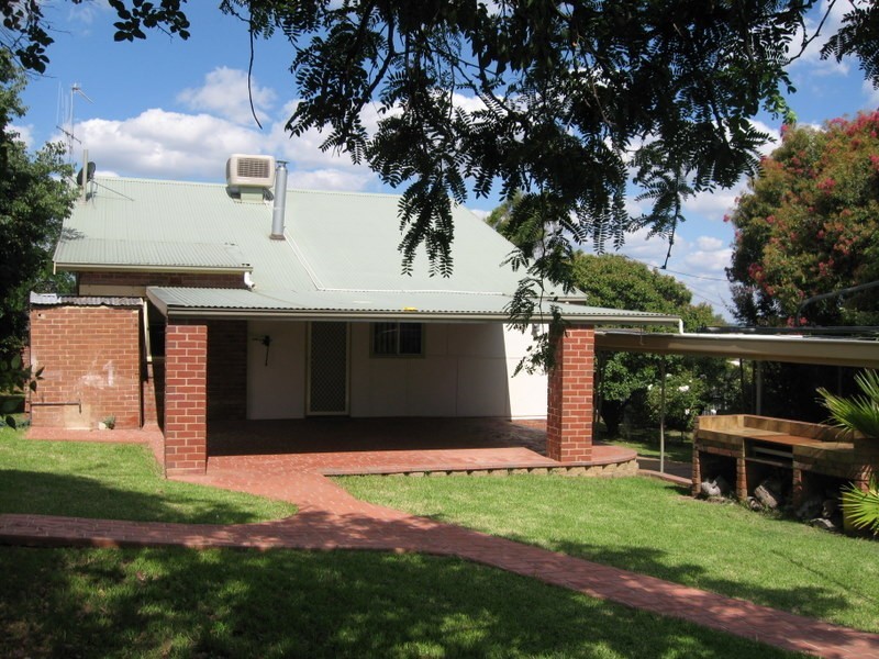 6 High Street, Parkes NSW 2870
