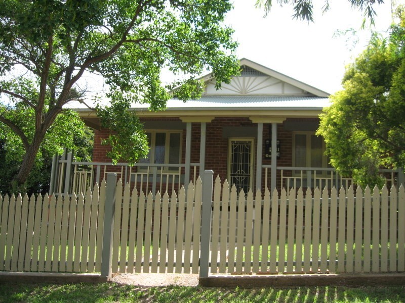 6 High Street, Parkes NSW 2870