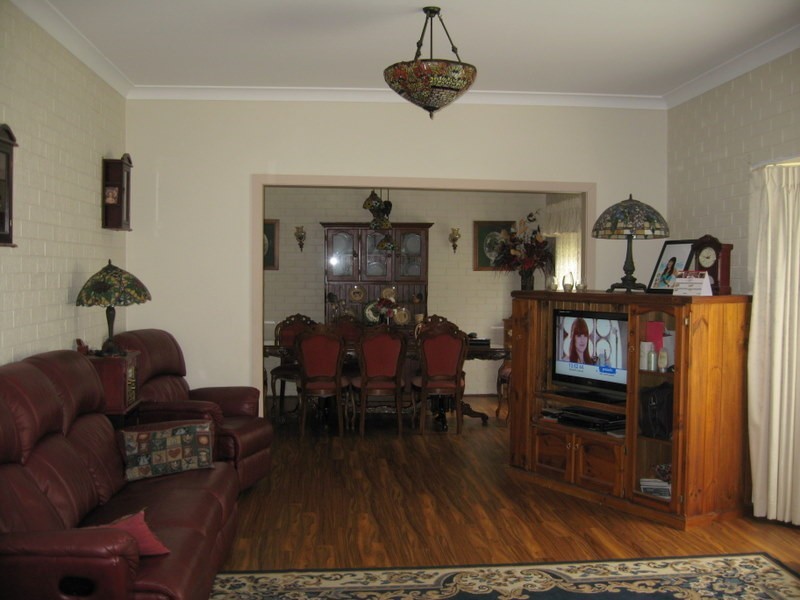 8-10 Palmer Crescent, Forbes NSW 2871