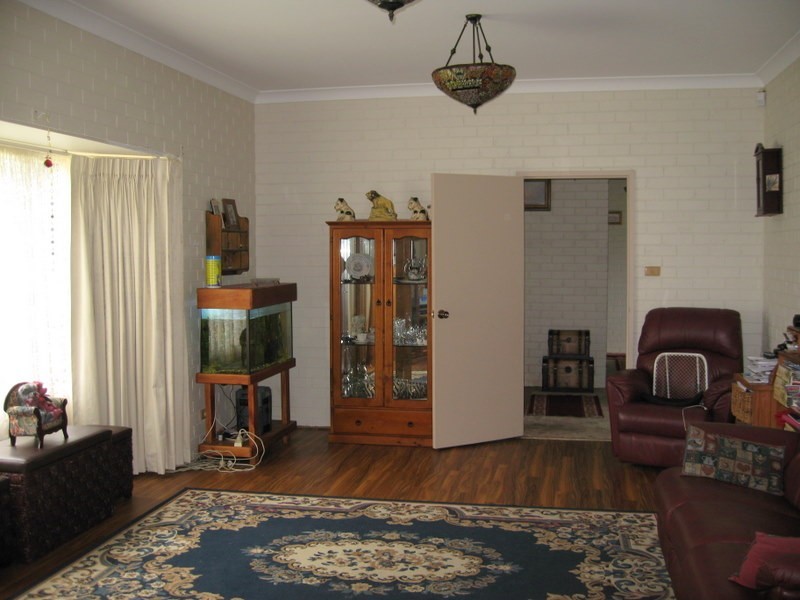 8-10 Palmer Crescent, Forbes NSW 2871