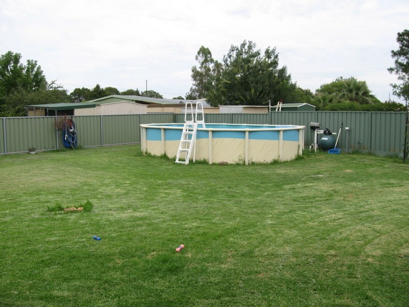 8-10 Palmer Crescent, Forbes NSW 2871