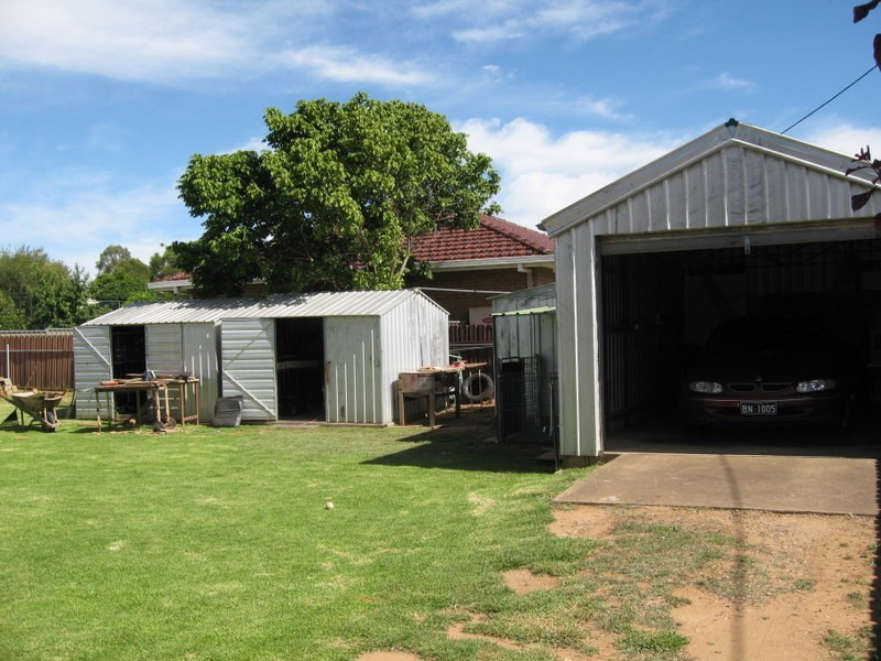 12 Thomas Street, Parkes NSW 2870