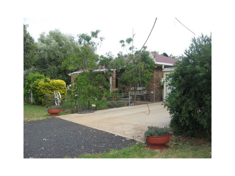 3 Plevna Street, Trundle NSW 2875