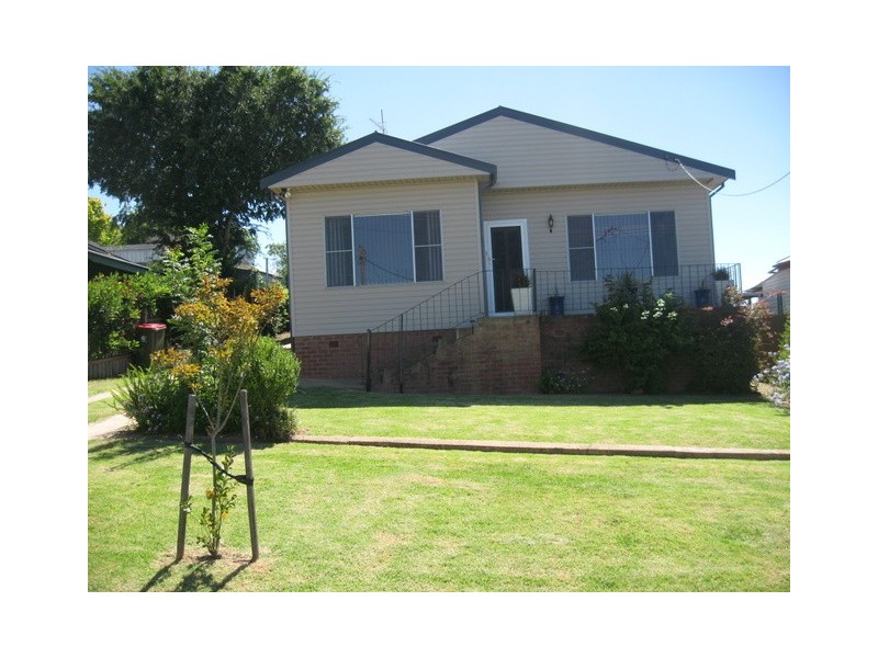 12 Howard Street, Parkes NSW 2870