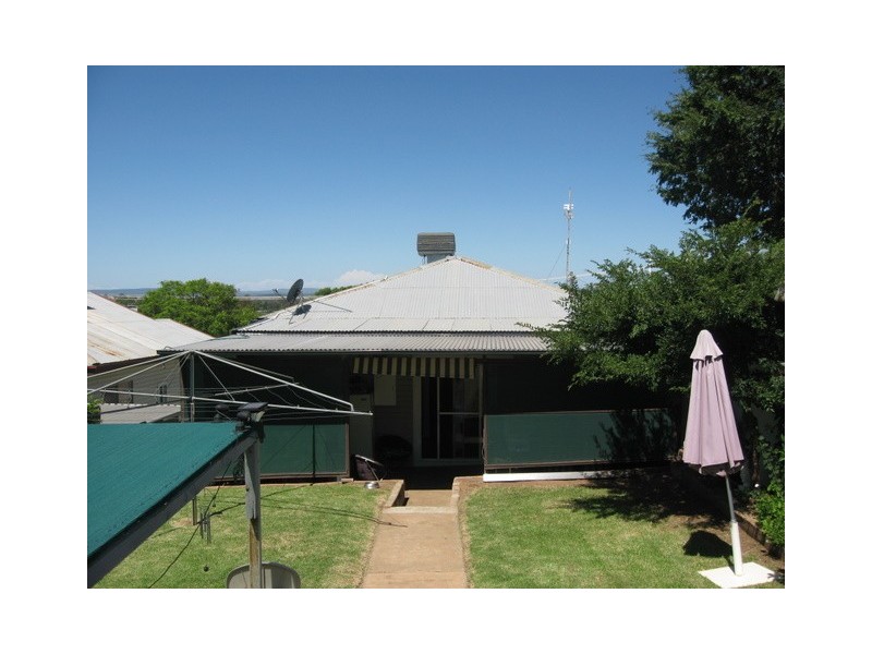 12 Howard Street, Parkes NSW 2870