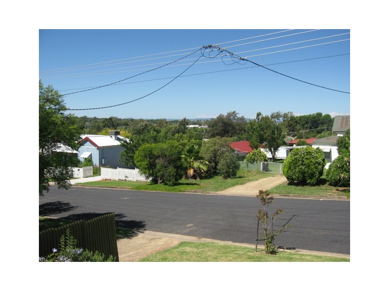 12 Howard Street, Parkes NSW 2870