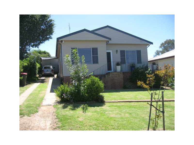 12 Howard Street, Parkes NSW 2870
