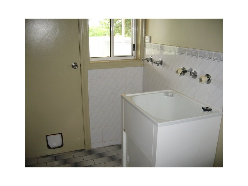 1 Danilenko Street, Parkes NSW 2870