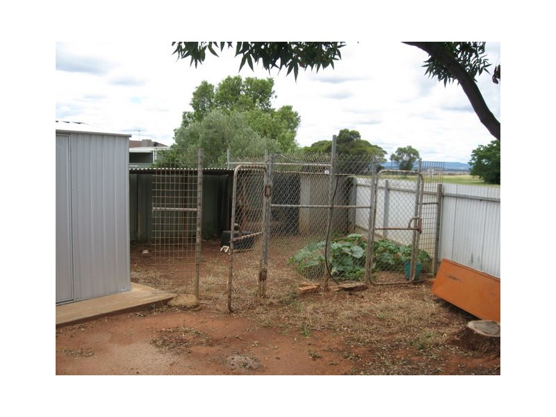 1 Danilenko Street, Parkes NSW 2870