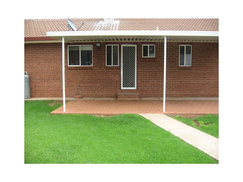 1 Danilenko Street, Parkes NSW 2870