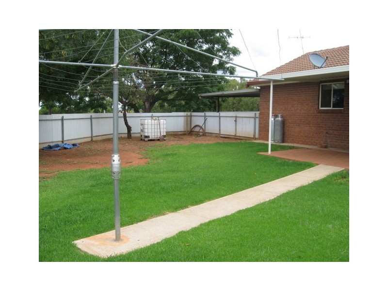 1 Danilenko Street, Parkes NSW 2870